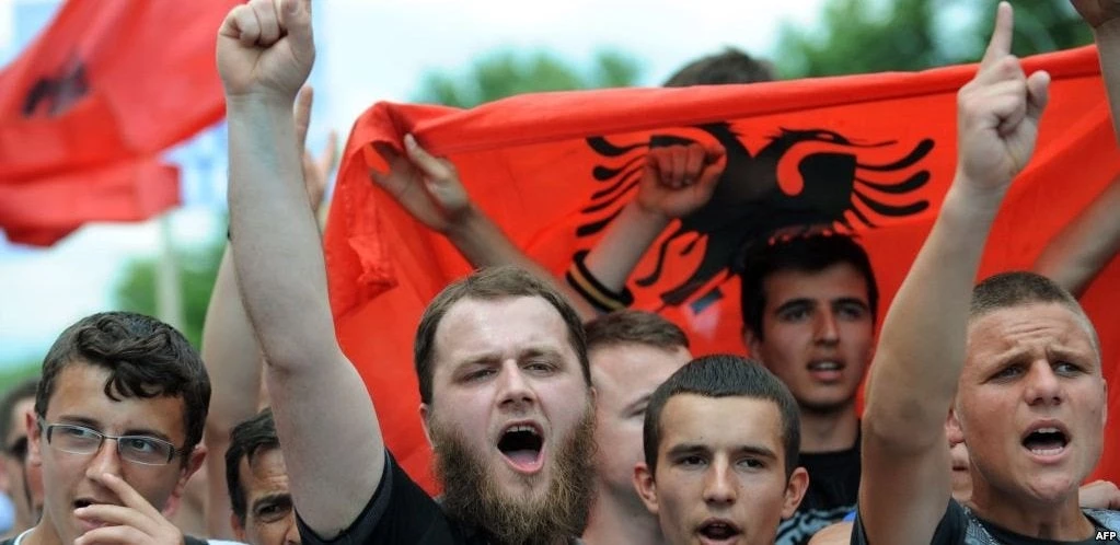 Θύελλα στα Σκόπια- Οι Αλβανοί πρότειναν την δημιουργία Ομοσπονδιακής Δημοκρατίας – Οι ΗΠΑ στέλνουν εκτάκτως τον Μ. Πάλμερ στο κρατίδιο